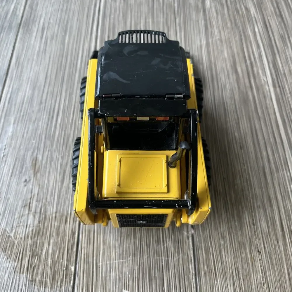 ERTL John Deere 320 Skid Steer Loader 1/16 Scale Diecast Metal Toy Loose